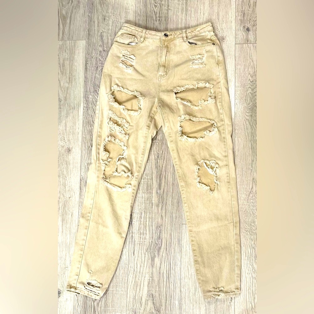 Missguided Tall Women’s Tan Ripped Jeans